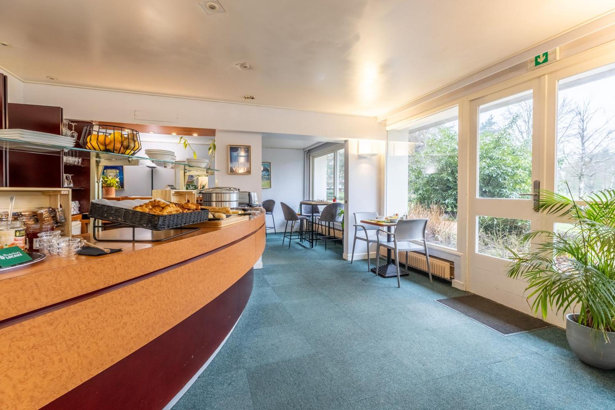 Brit Hotel Le Parc Vichy ベルリーヴ・シュル・アリエ エクステリア 写真