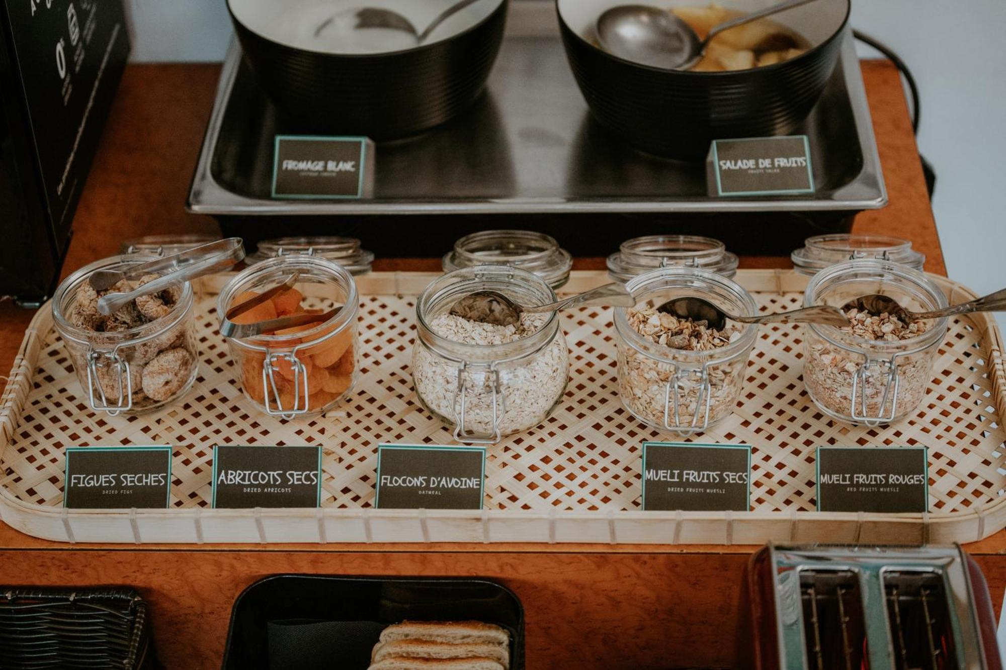 Brit Hotel Le Parc Vichy ベルリーヴ・シュル・アリエ エクステリア 写真