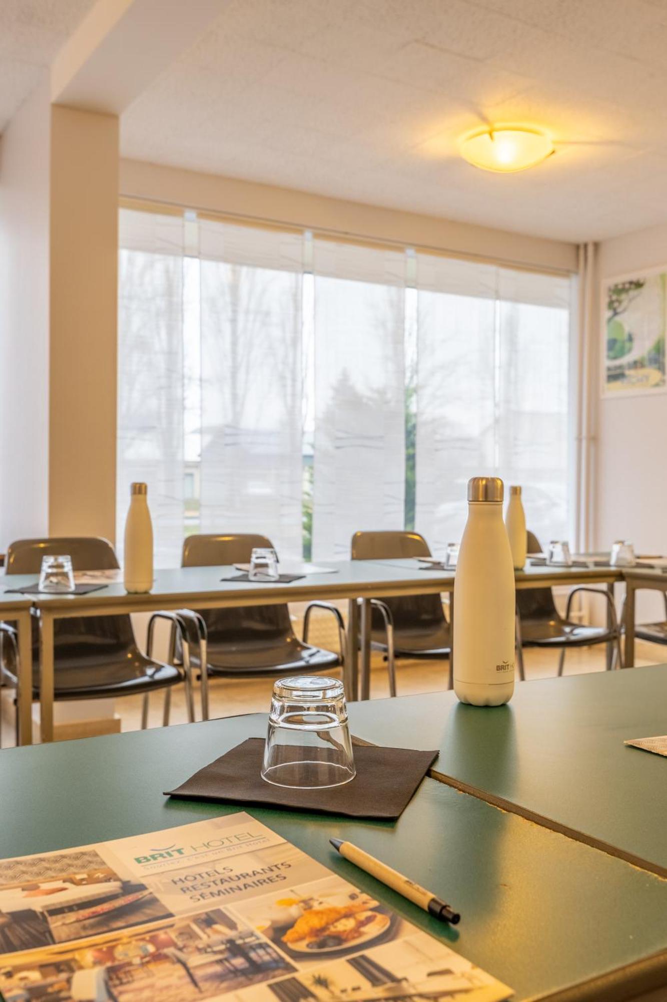 Brit Hotel Le Parc Vichy ベルリーヴ・シュル・アリエ エクステリア 写真