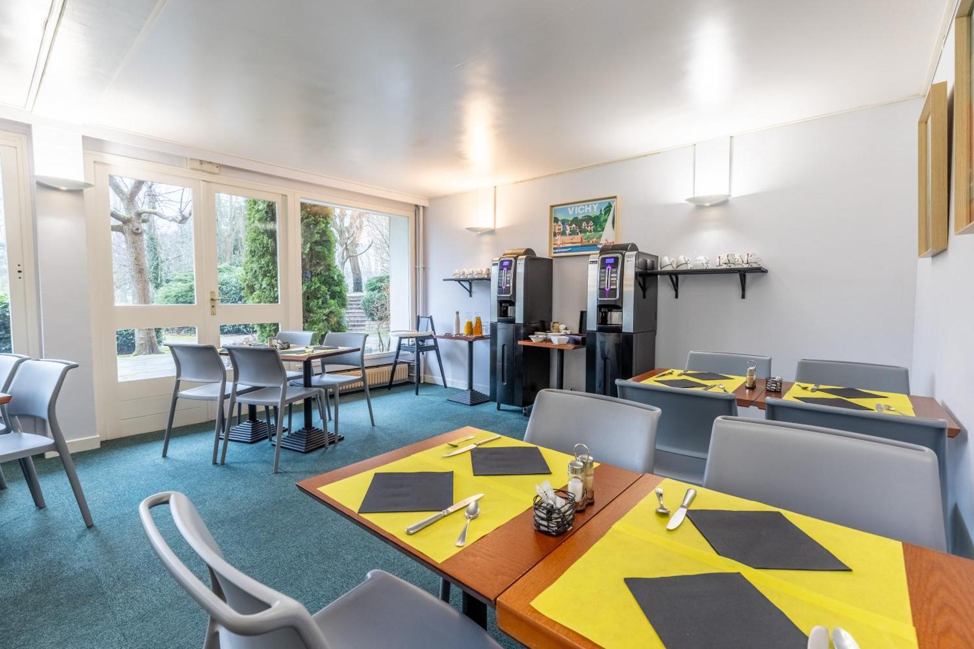 Brit Hotel Le Parc Vichy ベルリーヴ・シュル・アリエ エクステリア 写真